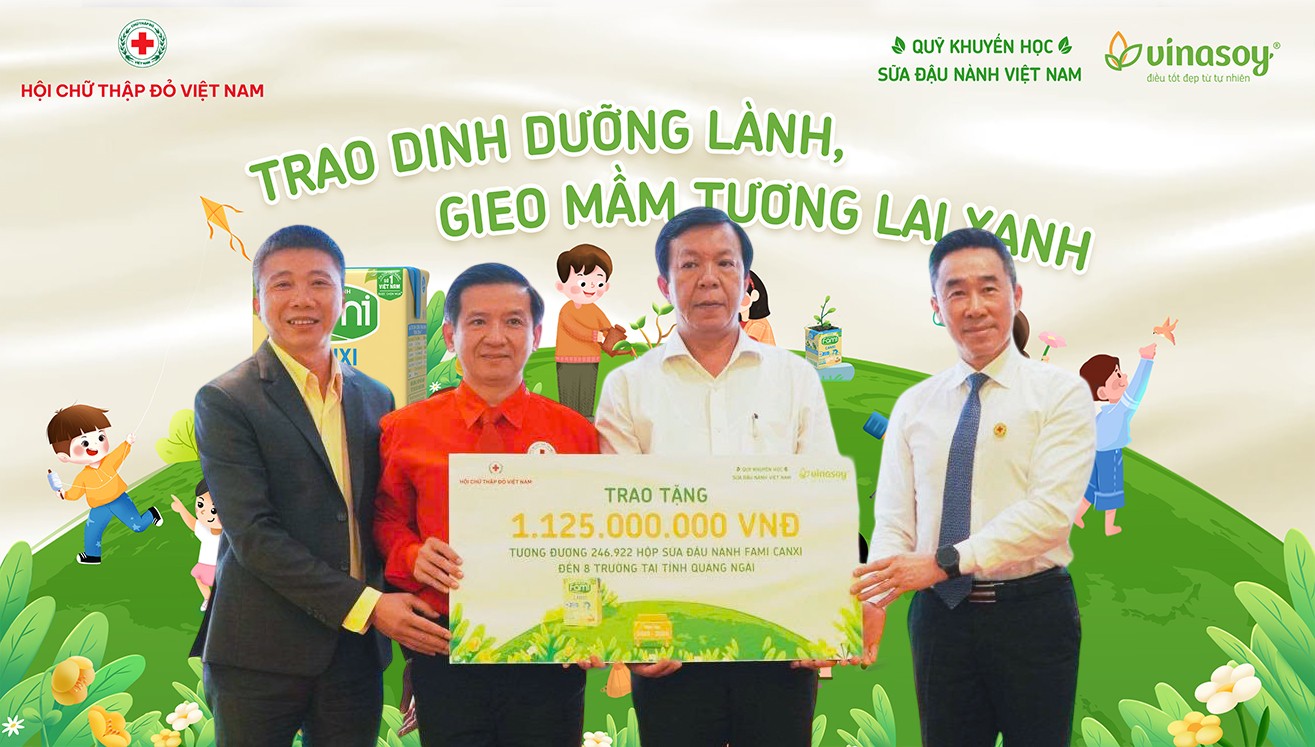 dai-dien-don-vi-thuc-hien-chuong-trinh-sua-dau-nanh-hoc-duong-nam-hoc-2025-2026-trao-kinh-phi-cho-tinh-quang-ngai-1755860353.jpg