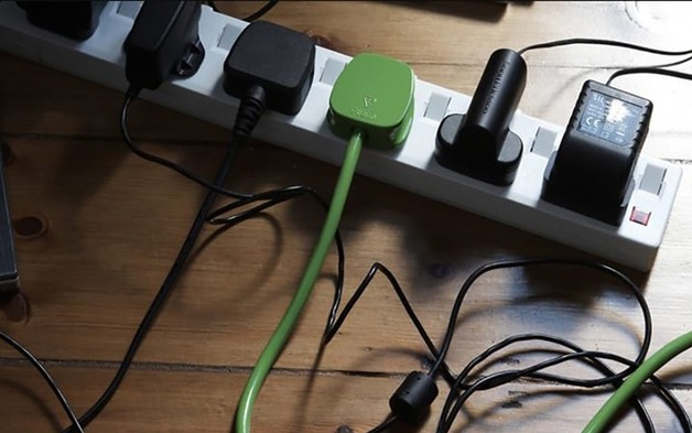 Rất nhiều gia đình dùng ổ cắm điện nhiều lỗ và dây nối dài nhưng hầu như đều dùng sai cách