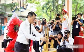 Thủ tướng Lê Minh Hưng dự lễ tìm kiếm hài cốt liệt sĩ ở công viên Lê Thị Riêng