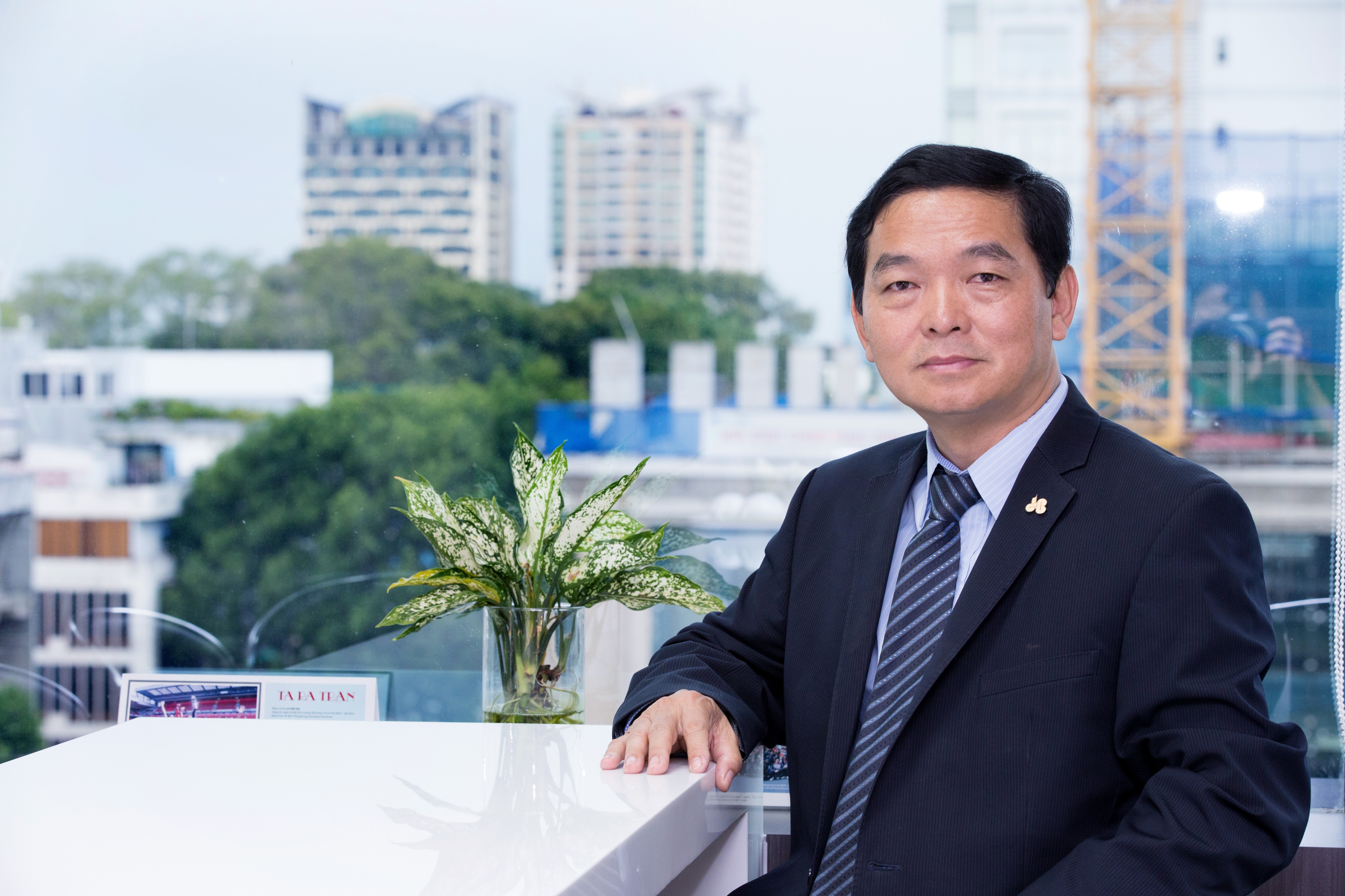 ceo-le-viet-hai-hoa-binh-1672727648.jpg