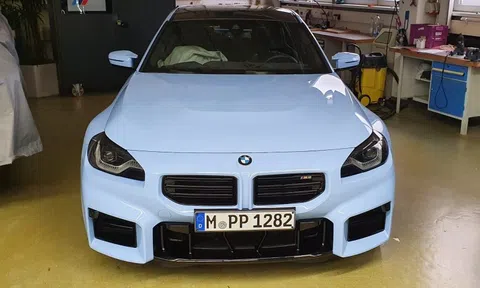 BMW M2 thế hệ mới lộ thiết kế đầy tranh cãi