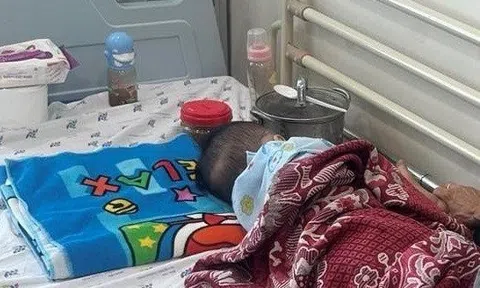 Được mẹ cho "ăn chay", bé trai nhập viện trong tình trạng co giật
