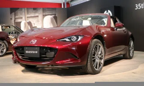 Cận cảnh Mazda MX-5 Miata phiên bản kỷ niệm 35 năm