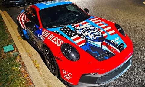 Chiếc Porsche 911 GT3 mang phong cách Donald Trump