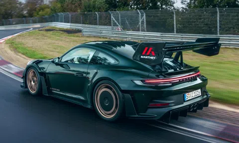 Porsche 911 GT3 RS hầm hố hơn với gói độ Manthey