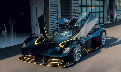 Siêu xe Aston Martin Valkyrie Spider đầu tiên có mặt tại Mỹ