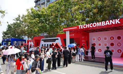 Techcombank lại rót tiền cho concert mới của các 'anh trai'