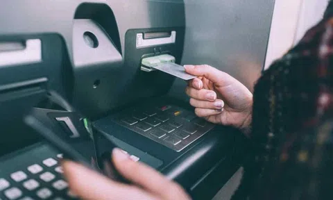 Lừa đảo dịp cận Tết: Cảnh giác khi rút tiền tại ATM