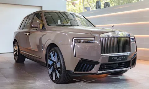 Cận cảnh SUV siêu sang Rolls-Royce Cullinan Series II tại Singapore