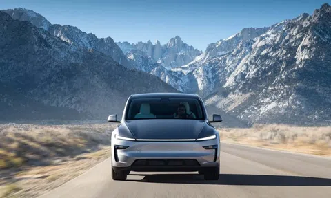 Tesla Model Y Juniper chốt giá 59.990 USD tại Mỹ