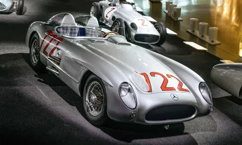 Mercedes-Benz 300 SLR "722" và chiến thắng ấn tượng 70 năm trước