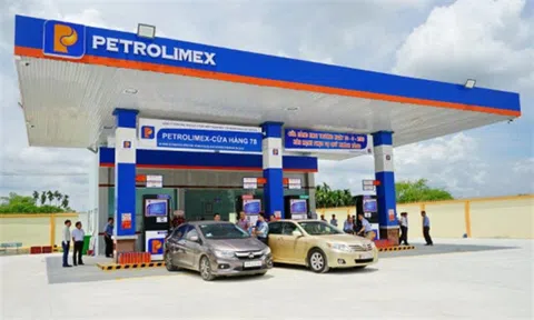 Cổ phiếu Petrolimex (PLX) bất ngờ "có biến"