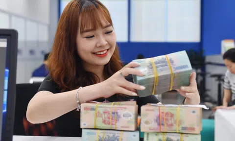 Cổ đông loạt ngân hàng sắp nhận hơn tỷ USD tiền mặt