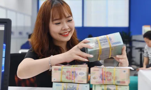 Cổ đông loạt ngân hàng sắp nhận hơn tỷ USD tiền mặt
