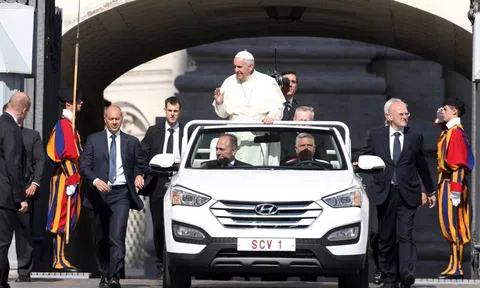 Lịch sử Popemobile - chuyên xa phục vụ Giáo hoàng