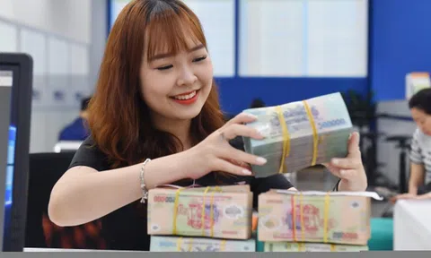 Cổ đông loạt ngân hàng sắp nhận hơn tỷ USD tiền mặt