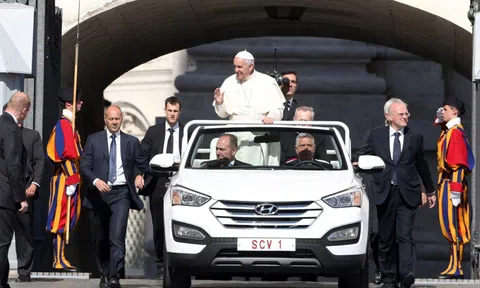 Lịch sử Popemobile - chuyên xa phục vụ Giáo hoàng