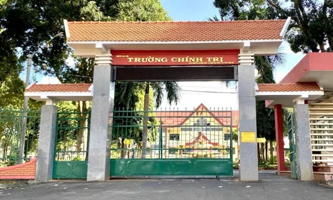 Kỷ luật Cảnh cáo Kế toán trưởng Trường Chính trị tỉnh Đắk Lắk