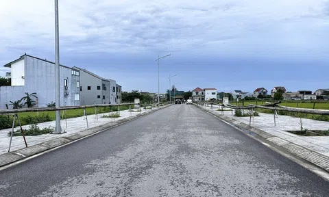 Hà Tĩnh: Người dân sững sờ vì giá trúng đất đấu giá