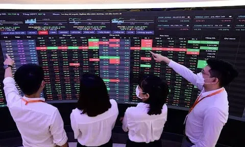 CTCK cập nhật triển vọng tăng trưởng loạt nhóm ngành hot: Công nghệ, Thép, Bán lẻ, Ngân hàng, BĐS KCN sau "cú sốc" thuế quan
