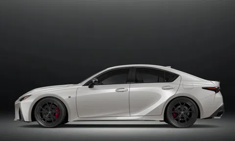 Lexus IS 500 Ultimate Edition - Lời tri ân cuối dành cho động cơ V8