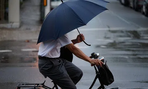Người lái xe đạp, đi bộ sai luật cũng bị phạt tiền