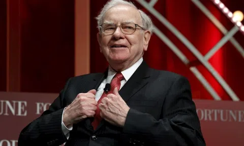 Warren Buffett đã làm gì để đứng trên đỉnh cao của thành công?