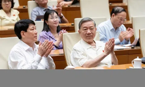 Quốc hội thông qua cơ chế cho DN tư nhân làm đường sắt tốc độ cao
