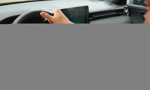 Cảnh báo lệch làn đường trên ôtô là gì?