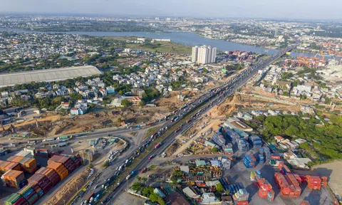 TP.HCM đề nghị tạo 'luồng xanh' cho xe chở cát làm Vành đai 3