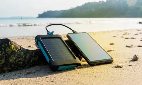 Độc đáo tấm pin năng lượng mặt trời 2 trong 1