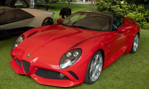 Cận cảnh siêu xe Alfa Romeo 8C DoppiaCoda Zagato