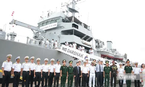 Tàu hải quân Ấn Độ INS Darshak thăm hữu nghị Tp.HCM, thúc đẩy hợp tác biển Việt Nam - Ấn Độ