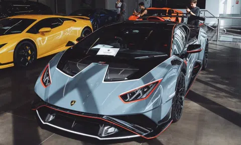 Siêu xe Lamborghini Huracan STJ được bàn giao đến khách hàng