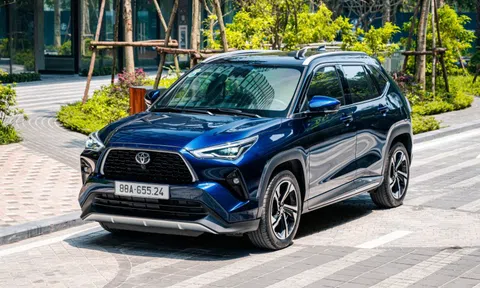 Gần 1.500 xe Toyota Yaris Cross tại Việt Nam có thể rơi kính nóc