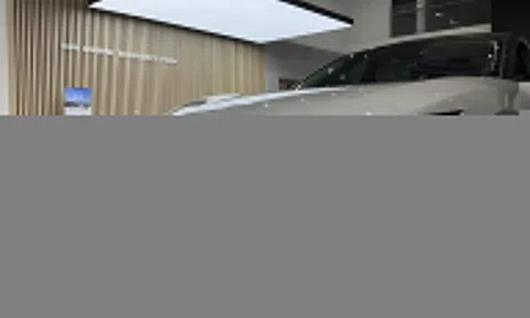 SUV điện của Mazda xuất hiện - bớt giống 'xe Nhật'