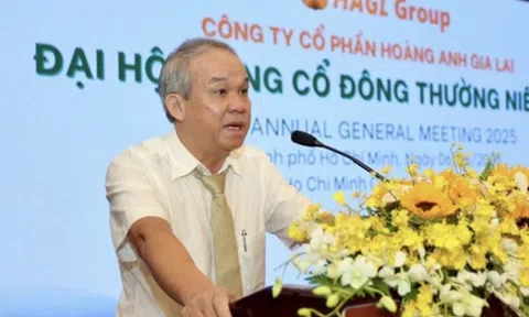 Sau chuối và heo, Bầu Đức chuyển sang trồng dâu nuôi tằm: "Trên 1 hecta đất, dâu sẽ 'ngon hơn' tất cả các loại cây ta làm"