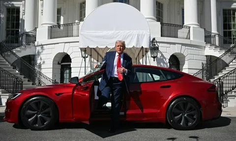 Tổng thống Trump muốn bán xe điện Tesla sau cãi vã với Elon Musk