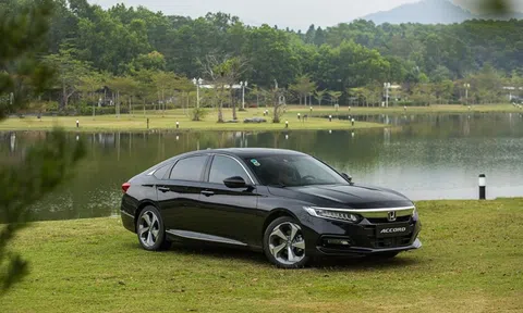 Sedan tiền tỷ giảm giá nhiều vẫn khó thoát 'ế'