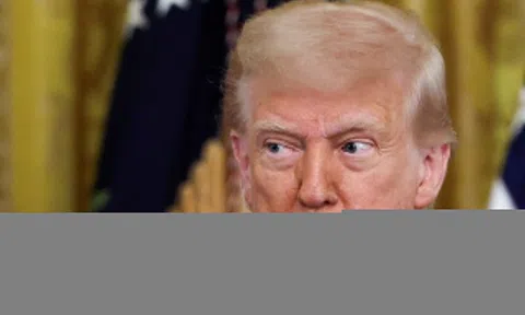 Ông Trump thu hơn 600 triệu USD từ tiền số, sân golf