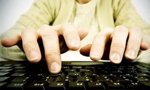 Một công ty bất động sản bị xử phạt vì mua "chui" cổ phiếu
