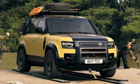 Defender 110 Trophy Edition lấy cảm hứng từ rally chinh phục châu Phi