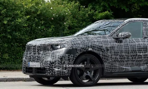 SUV điện BMW iX5 bản hiệu năng cao chạy thử trên đường