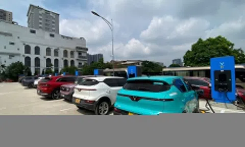 V-Green mở trạm sạc siêu nhanh quy mô lớn đầu tiên tại Cầu Giấy