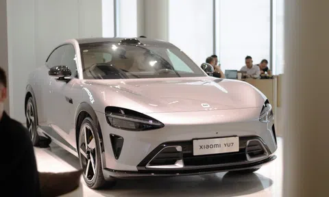 Sờ tận tay Xiaomi YU7, SUV điện 'quyết đấu' Porsche Macan