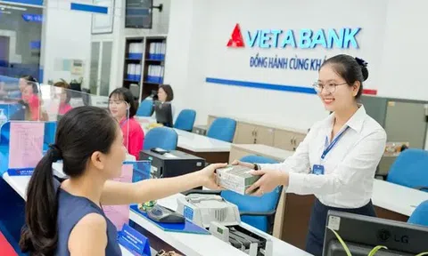 Cổ phiếu ngân hàng rục rịch 'chuyển nhà'
