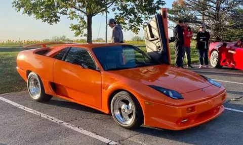 Pontiac Fiero đời 1986 'hóa thân' thành siêu xe Lamborghini