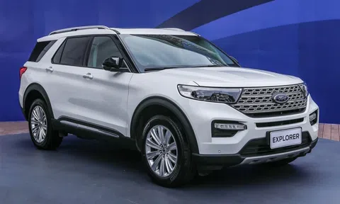 Hơn 100 xe Ford Explorer ở Việt Nam dính lỗi camera 360