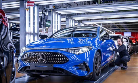 Mercedes-Benz CLA thế hệ mới 'cháy hàng'