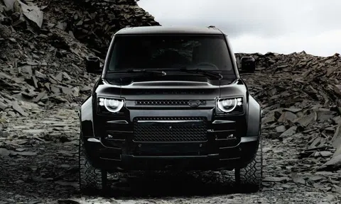 Chi tiết SUV phiên bản đặc biệt Defender OCTA Black